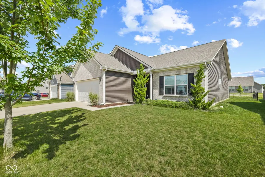 672 Albermarle Drive, Pittsboro, IN 46167 - #2