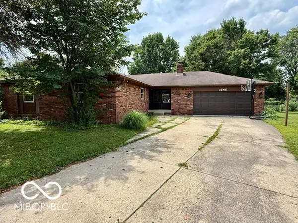 1645 Sycamore Drive, Plainfield, IN 46168