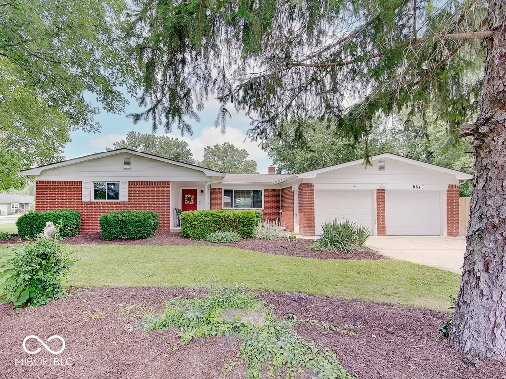 664 E Russell Lake Drive, Zionsville, IN 46077 - #1