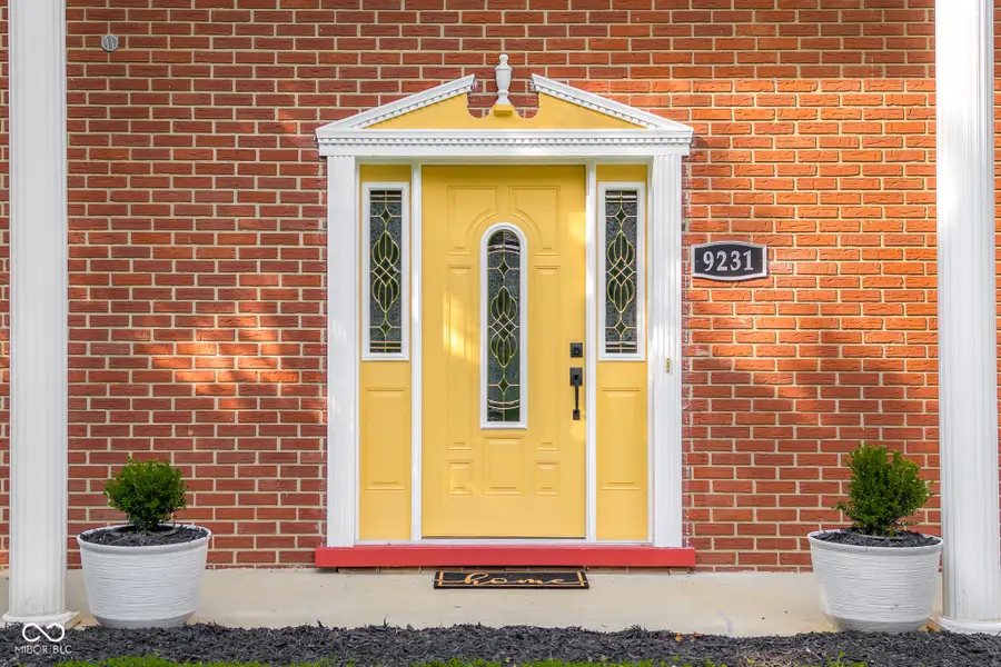 9231 N Cherry Hills Drive, Columbus, IN 47201 - #2