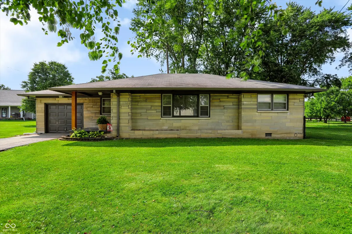 2209 S Miller Avenue, Shelbyville, IN 46176 - #1