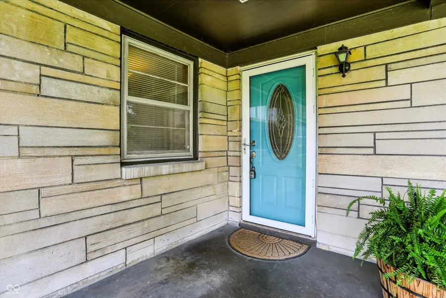 2209 S Miller Avenue, Shelbyville, IN 46176 - #2