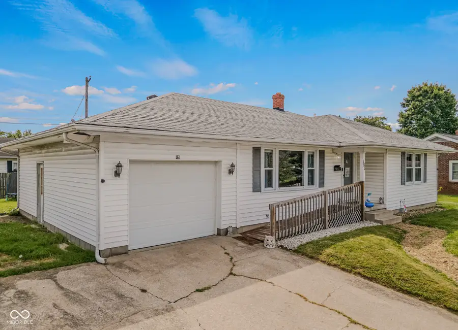 181 W Harrison Drive, Seymour, IN 47274 - #2