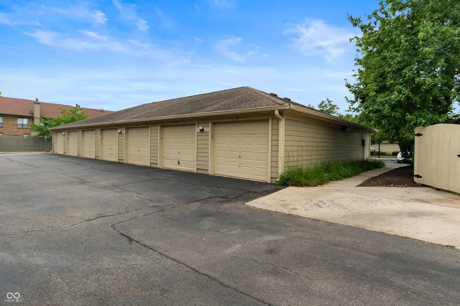 8820 Yardley Court #APT 207, Indianapolis, IN 46268 - #3