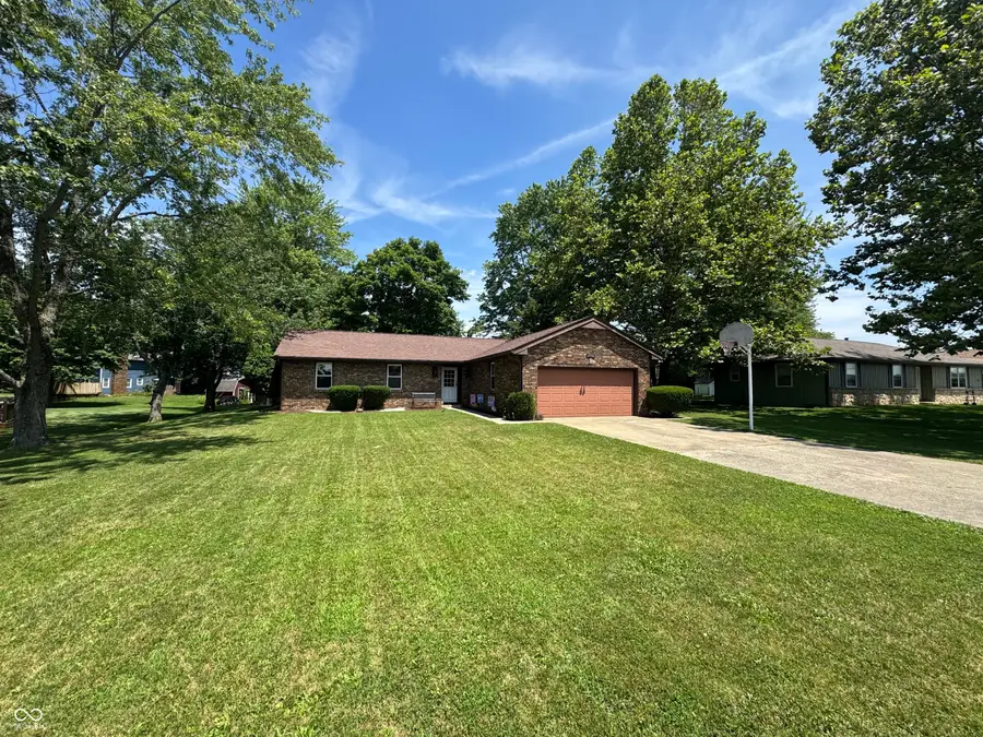 2392 W Robbie Street, Columbus, IN 47201 - #2
