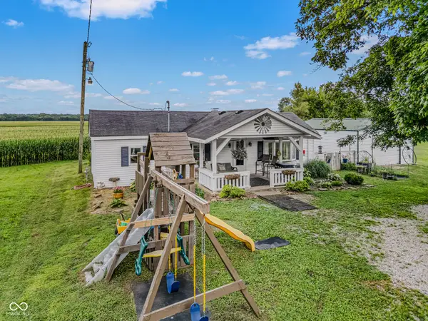 5653 S Jonesville, Columbus, IN 47201