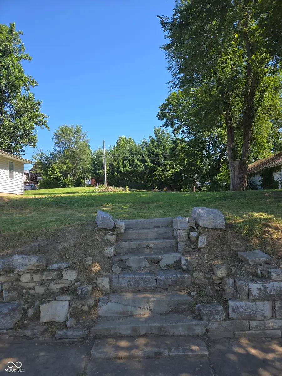 624 E O And M Avenue, North Vernon, IN 47265 - #2