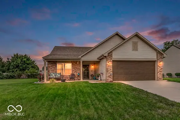 672 Grassy Bend Drive, Greenwood, IN 46143