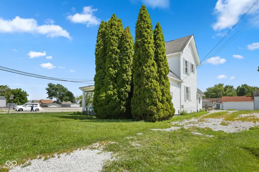 589 E Main Street, Whiteland, IN 46184 - #3