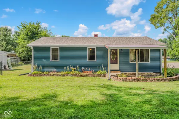 2094 Shady, Columbus, IN 47201