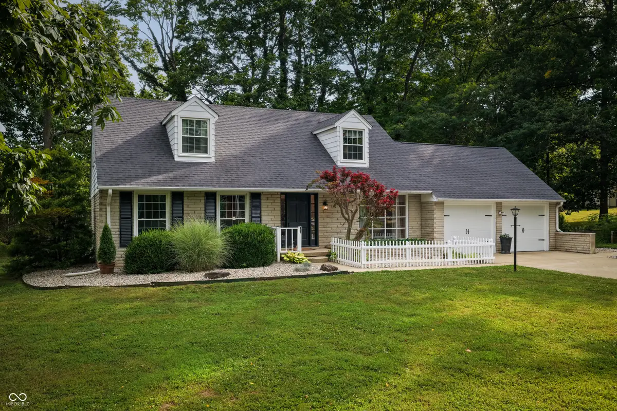 9202 N Cherry Hills Drive, Columbus, IN 47201 - #1