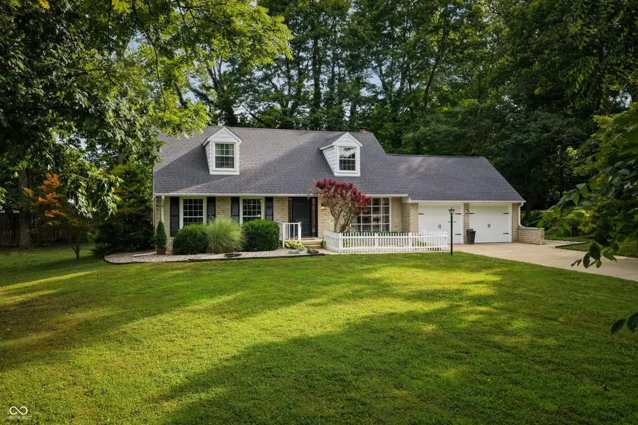 9202 N Cherry Hills Drive, Columbus, IN 47201 - #2