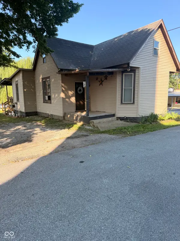 102 Railroad Street, Elizabethtown, IN 47232