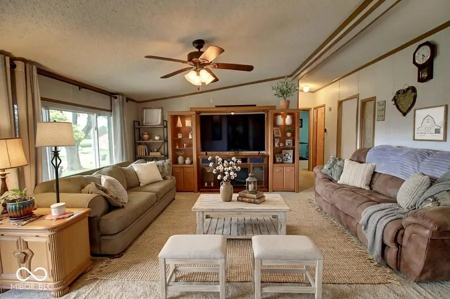 413 S West Street, Summitville, IN 46070 - #3