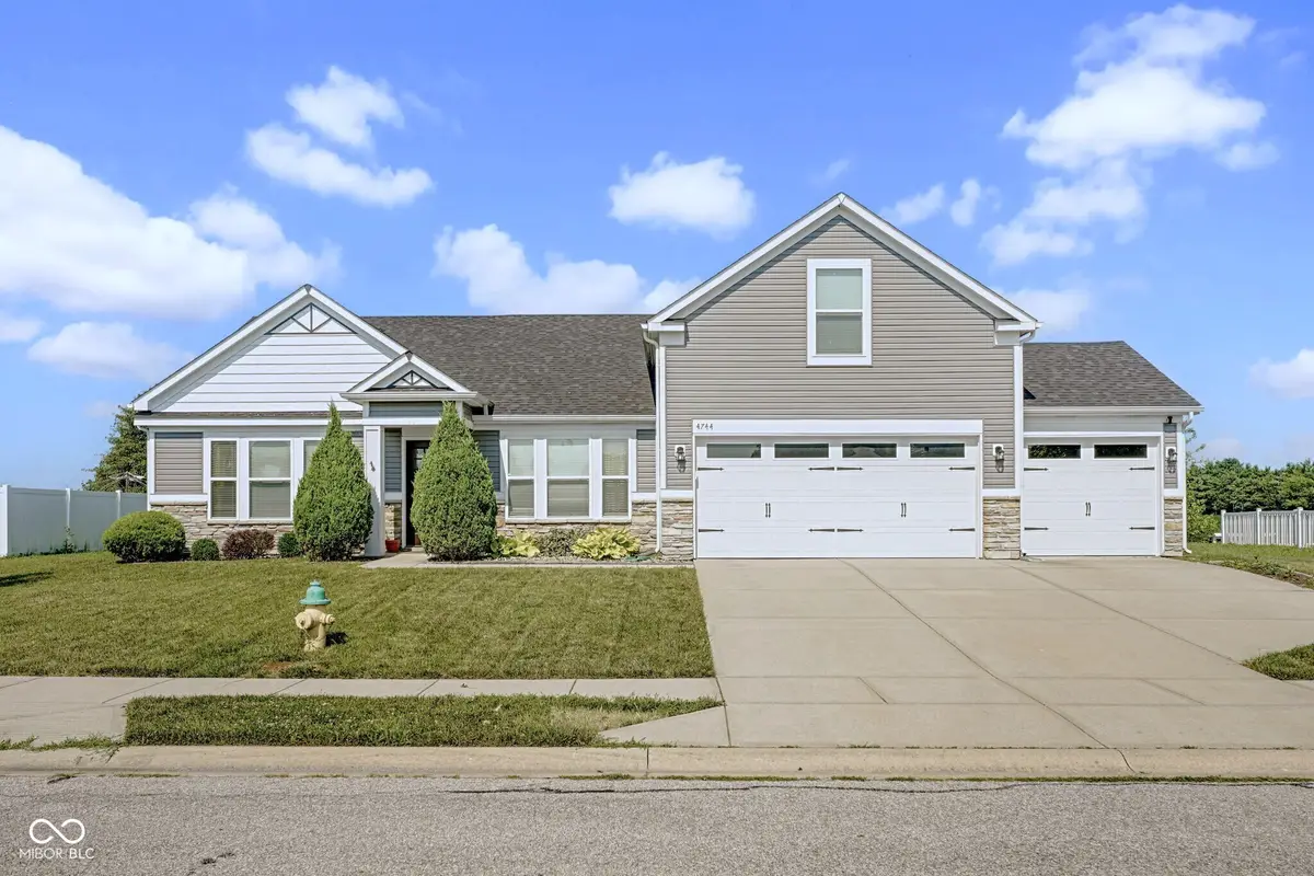 4744 Clairmont Drive, Columbus, IN 47203 - #1