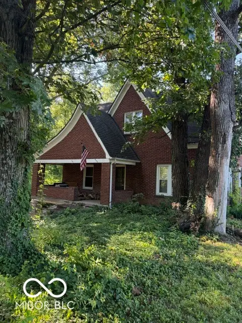 5685 Darwin Road, West Terre Haute, IN 47885