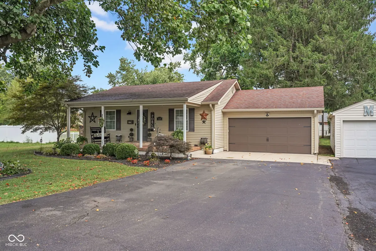 3325 Sycamore Drive, Columbus, IN 47203 - #1