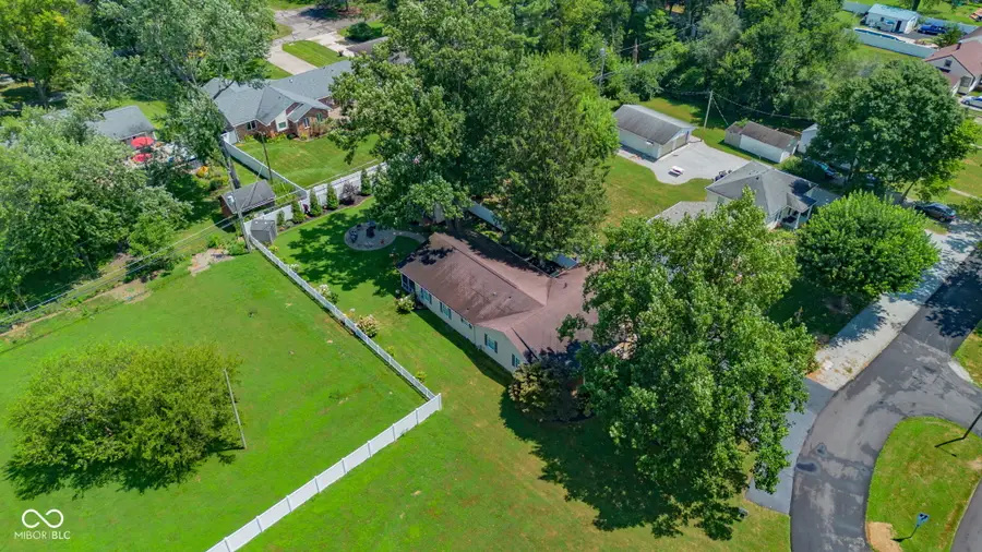 3325 Sycamore Drive, Columbus, IN 47203 - #3