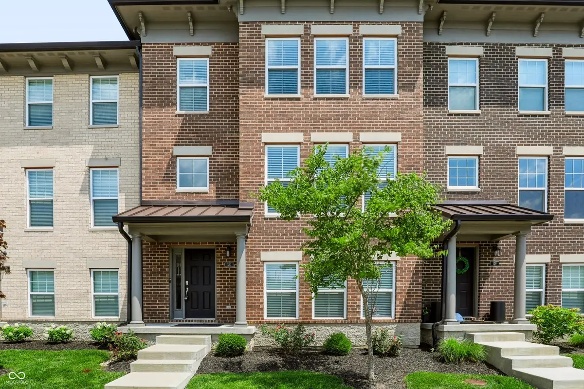 332 Fairfax Way, Zionsville, IN 46077 - #1