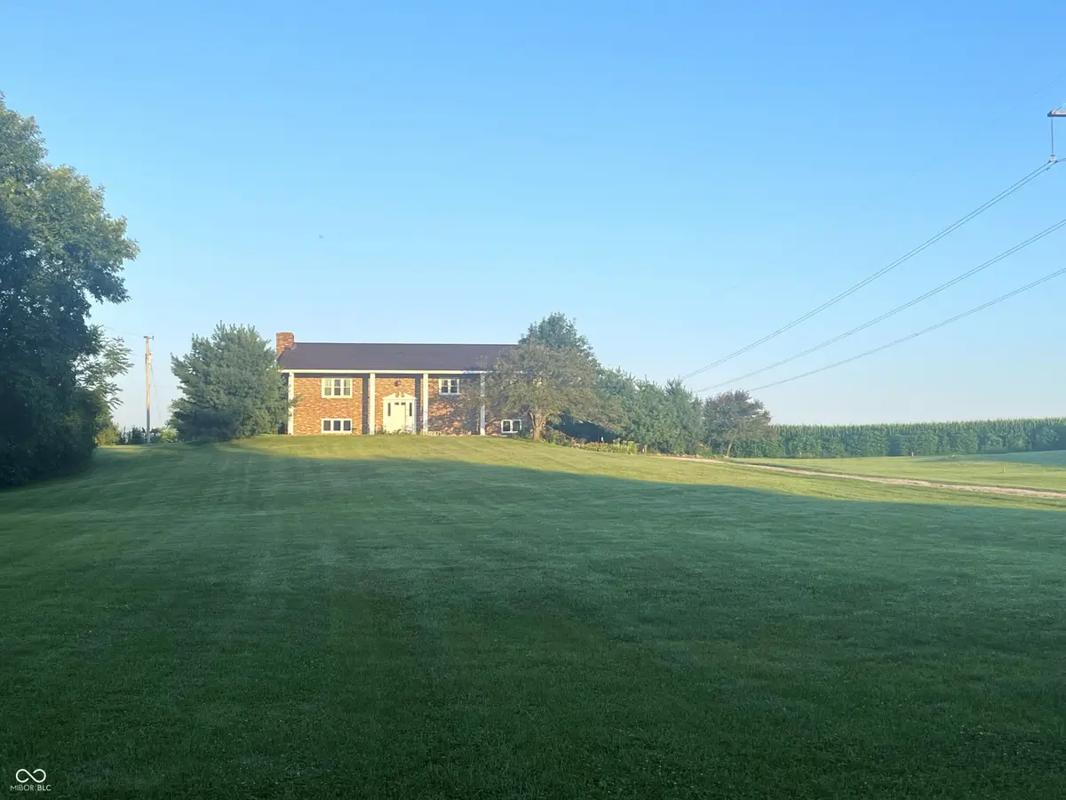 5629 S 100 W, Crawfordsville, IN 47933 - #1