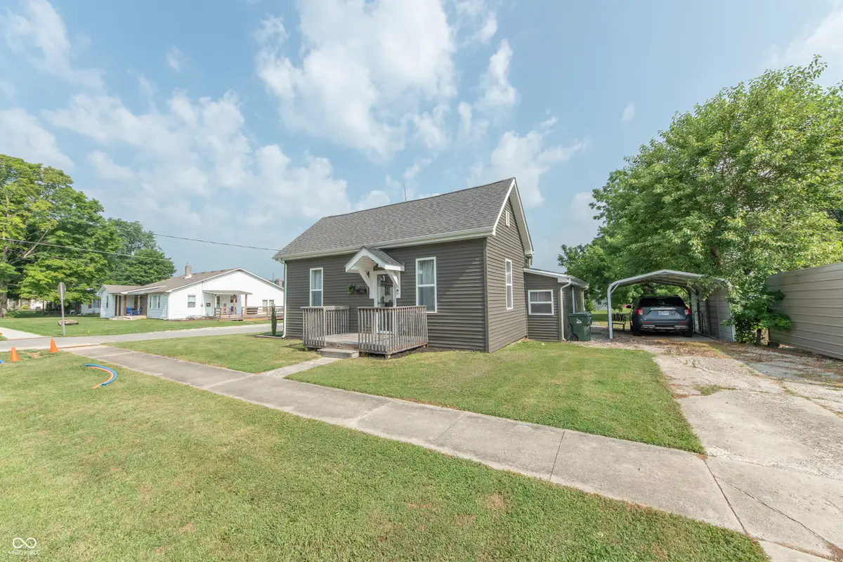 1004 Washington Street, Hope, IN 47246 - #1