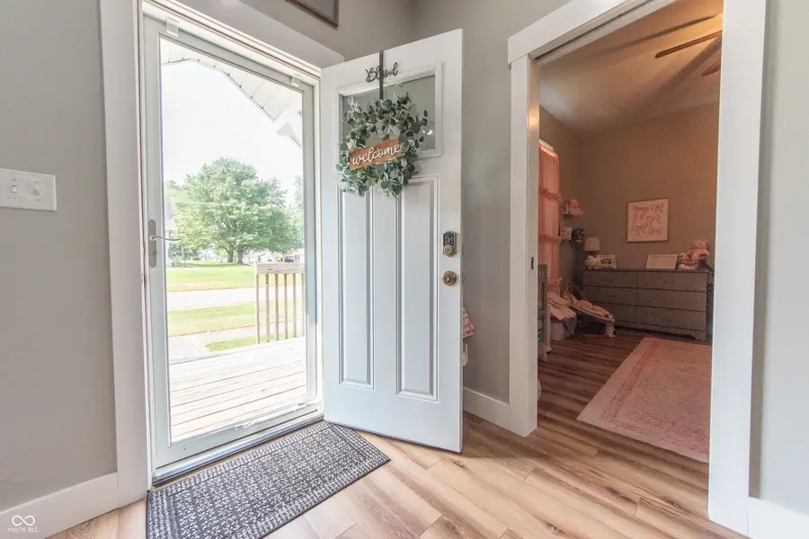 1004 Washington Street, Hope, IN 47246 - #2