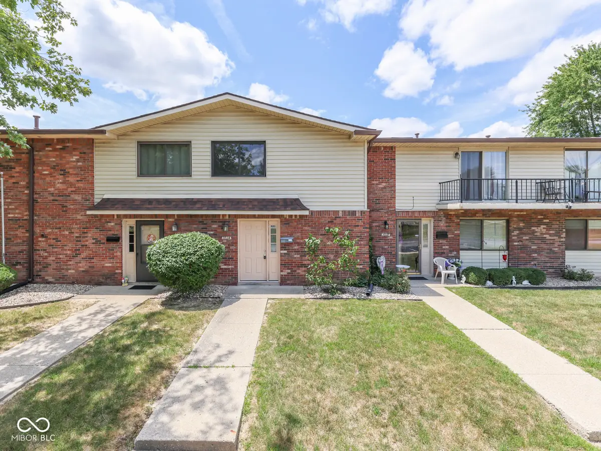 1014 Greenwood Trail E, Greenwood, IN 46142 - #1