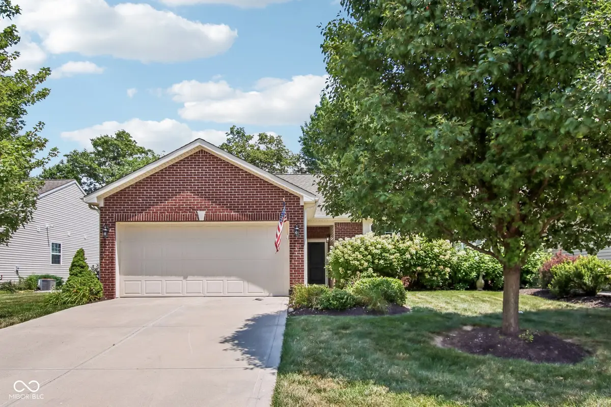 425 Dylan Drive, Avon, IN 46123 - #1