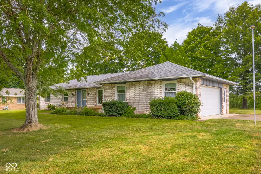 10112 N Hickory Lane, Columbus, IN 47203 - #2