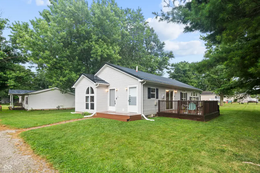 521 W Bow Street, Thorntown, IN 46071 - #3