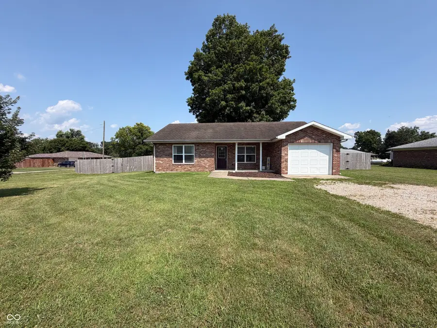 226 E Court Drive, Cayuga, IN 47928 - #2