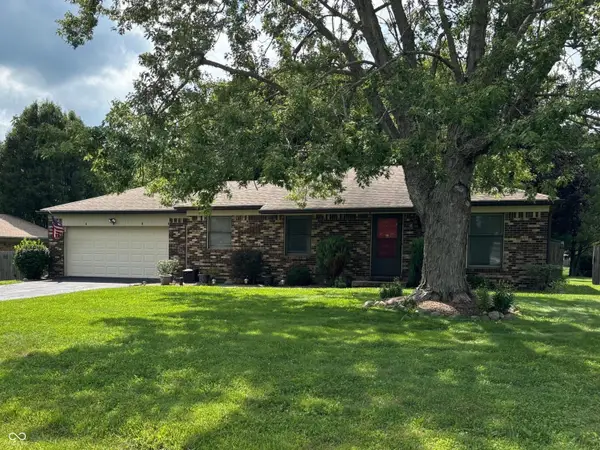 2932 High Acres East Street, New Palestine, IN 46163