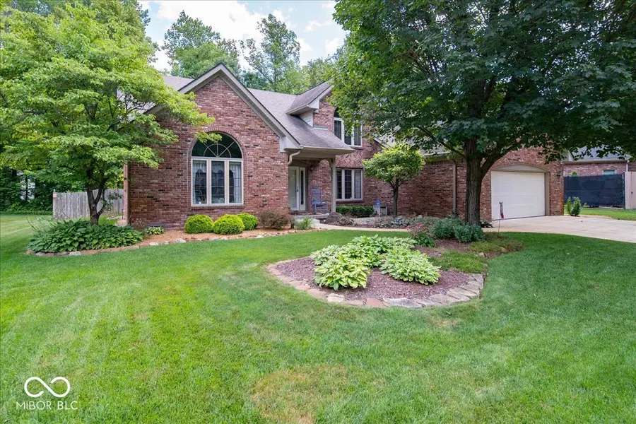 3897 S Woodfield Drive S, New Palestine, IN 46163 - #2