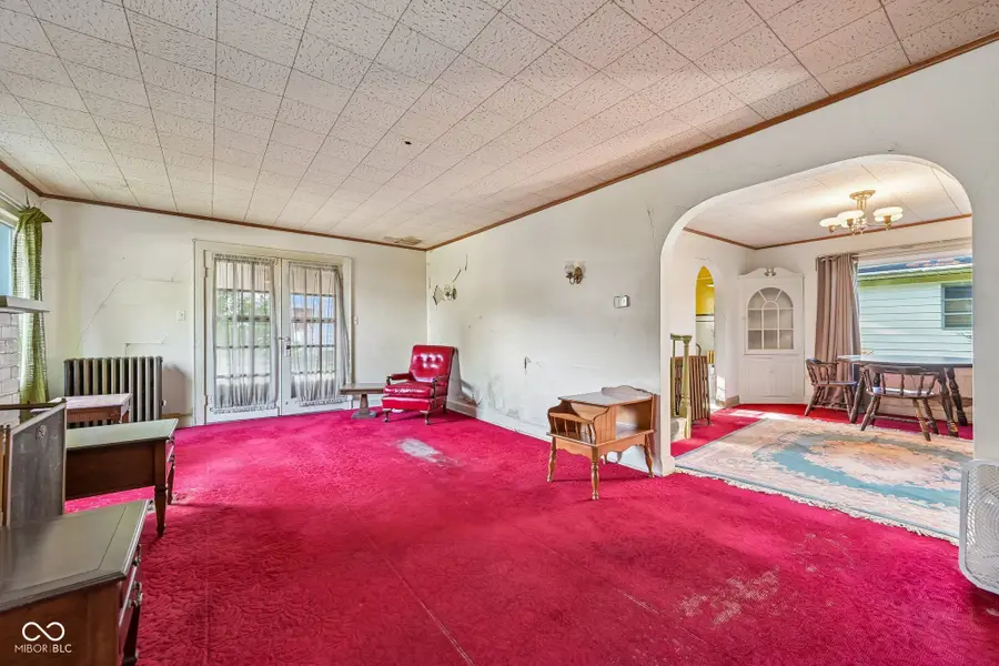 327 E 37th Street, Anderson, IN 46013 - #2