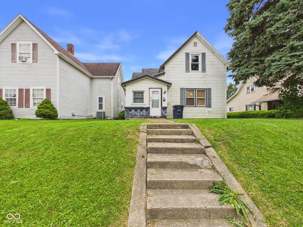 815 Main Street, Elwood, IN 46036 - #1