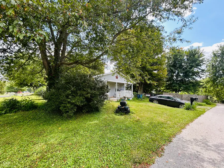 8 S Maxine Lane, Roachdale, IN 46172 - #3