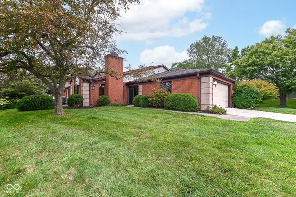 2066 Oak Run Court, Indianapolis, IN 46260