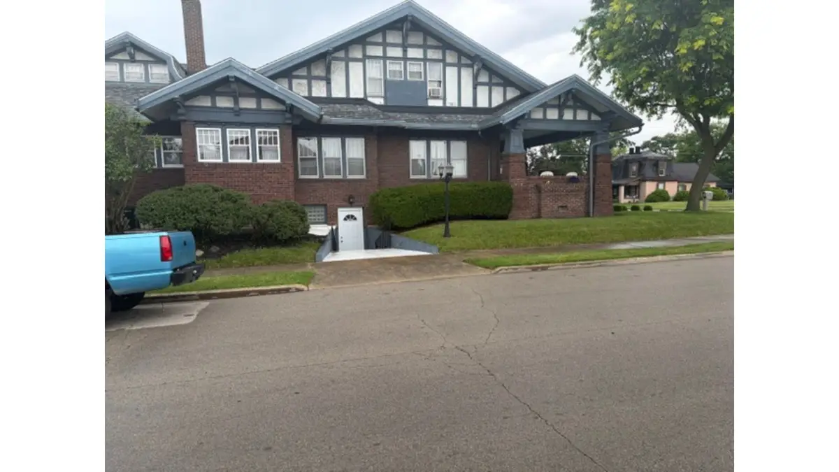 401 W Washington, Hartford City, IN 47348 - #1