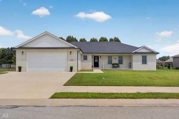 1723 Bell Ford Drive W, Seymour, IN 47274