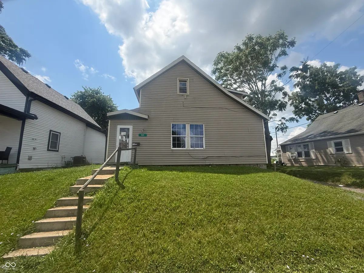 1321 S B Street, Elwood, IN 46036 - #1