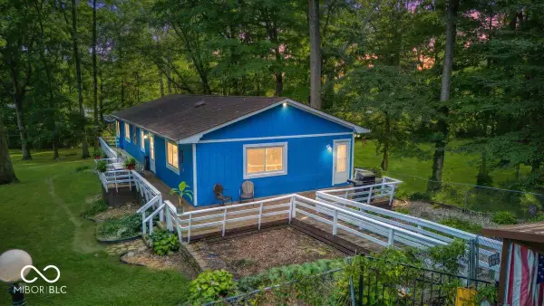 8608 S Providence Drive, Nineveh, IN 46164