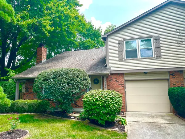7406 Prairie Lake Drive, Indianapolis, IN 46256