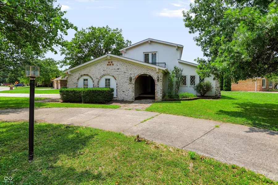 8402 Gallant Fox Drive, Indianapolis, IN 46217 - #3