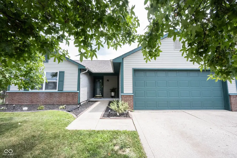 136 E Lullaby Court, Greenfield, IN 46140 - #2