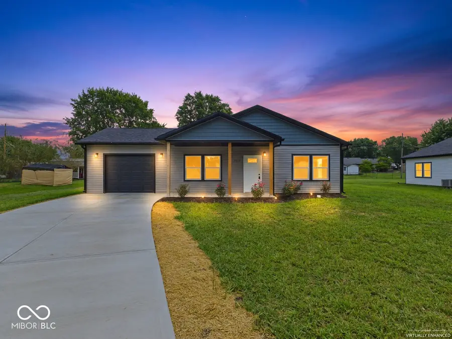204 S Woodworth Avenue, Frankton, IN 46044 - #2