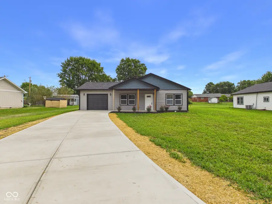 204 S Woodworth Avenue, Frankton, IN 46044 - #3