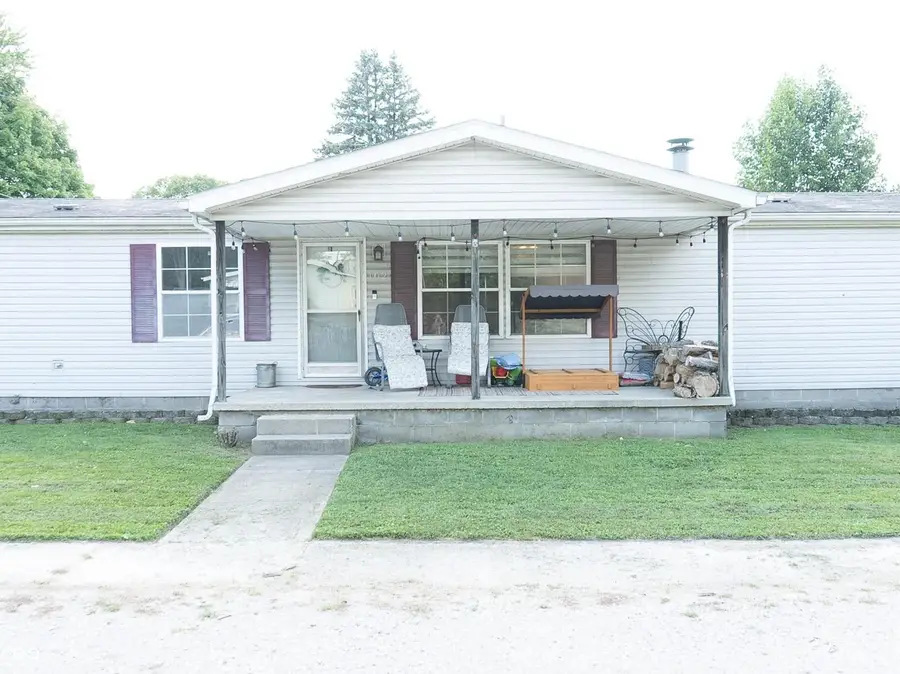 102 S Vernon Street, Waynetown, IN 47990 - #2
