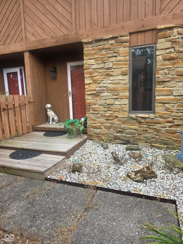 3189 Sycamore Drive, Columbus, IN 47203