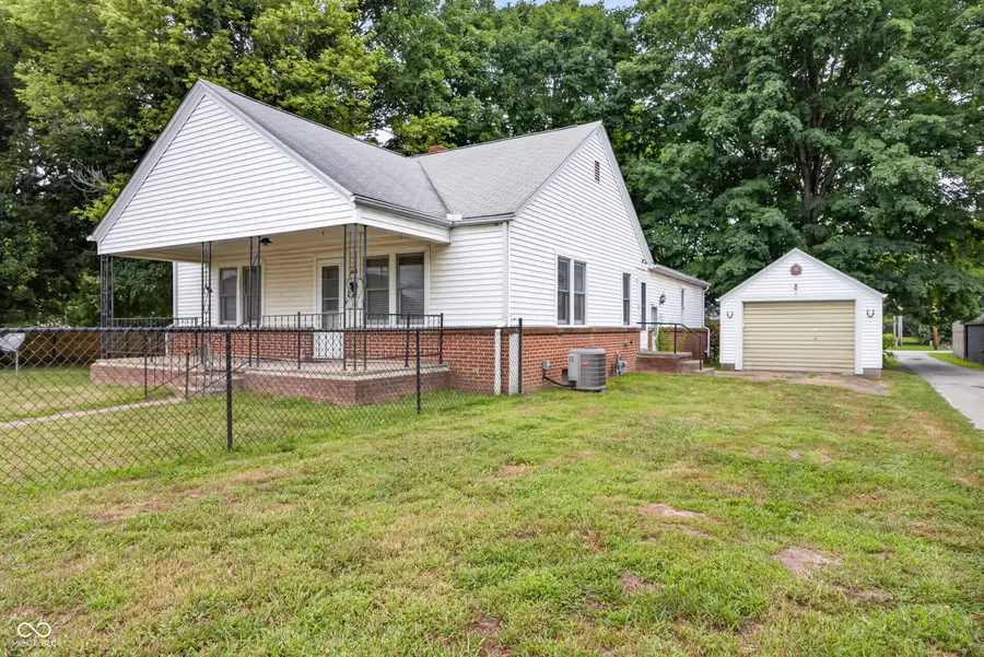 240 E Indiana Avenue, Bloomfield, IN 47424 - #2
