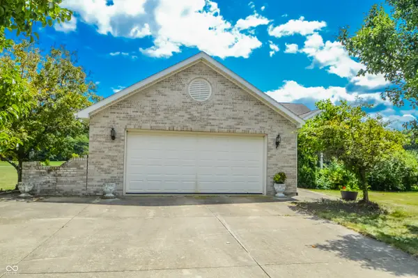 1190 E Case Boulevard, Albany, IN 47320